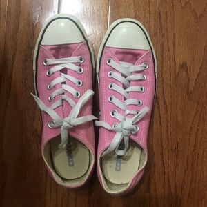 LIKE NEW Converse All Stars Pink